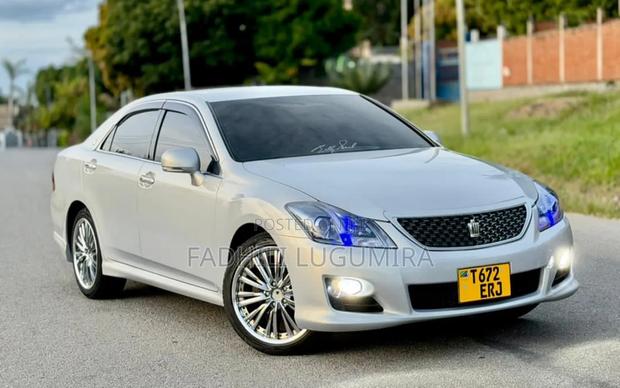 Toyota Crown 2008 Silver