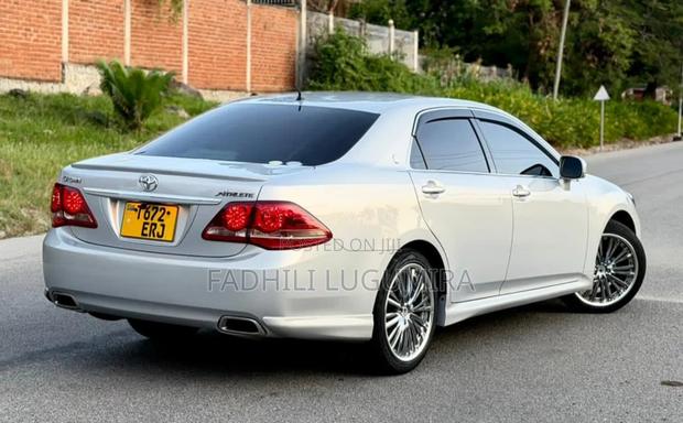 Toyota Crown 2008 Silver