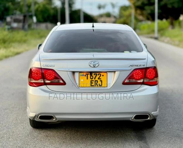 Toyota Crown 2008 Silver