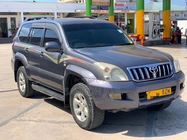 Toyota Land Cruiser Prado 2005 Gray