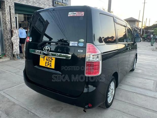 Toyota Noah 2008 Black