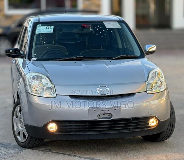 Mazda Verisa 2011 Silver