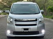 Toyota Noah 2010 Silver for sale