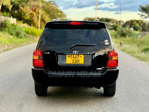 Toyota Kluger 2005 Black