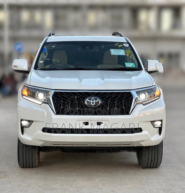 Toyota Land Cruiser Prado 2021 White