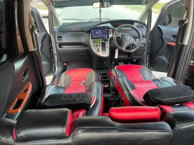 Toyota Ractis 2007 Brown