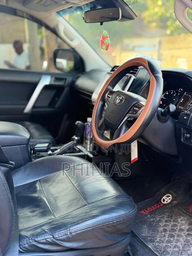 Toyota Land Cruiser Prado 2019 White