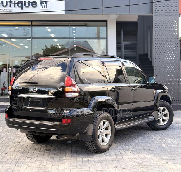 Toyota Land Cruiser Prado 2006 Black