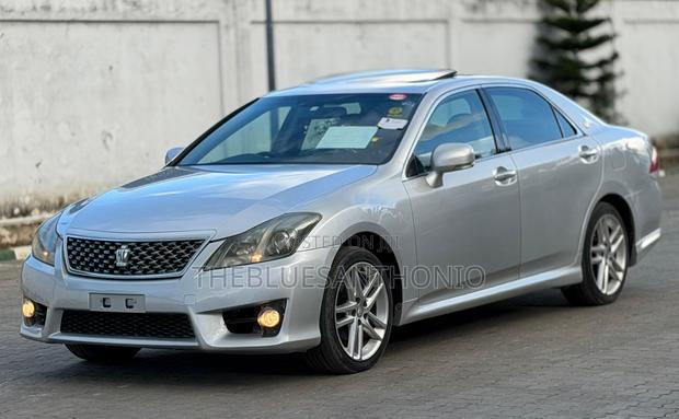 Toyota Crown 2011 Silver