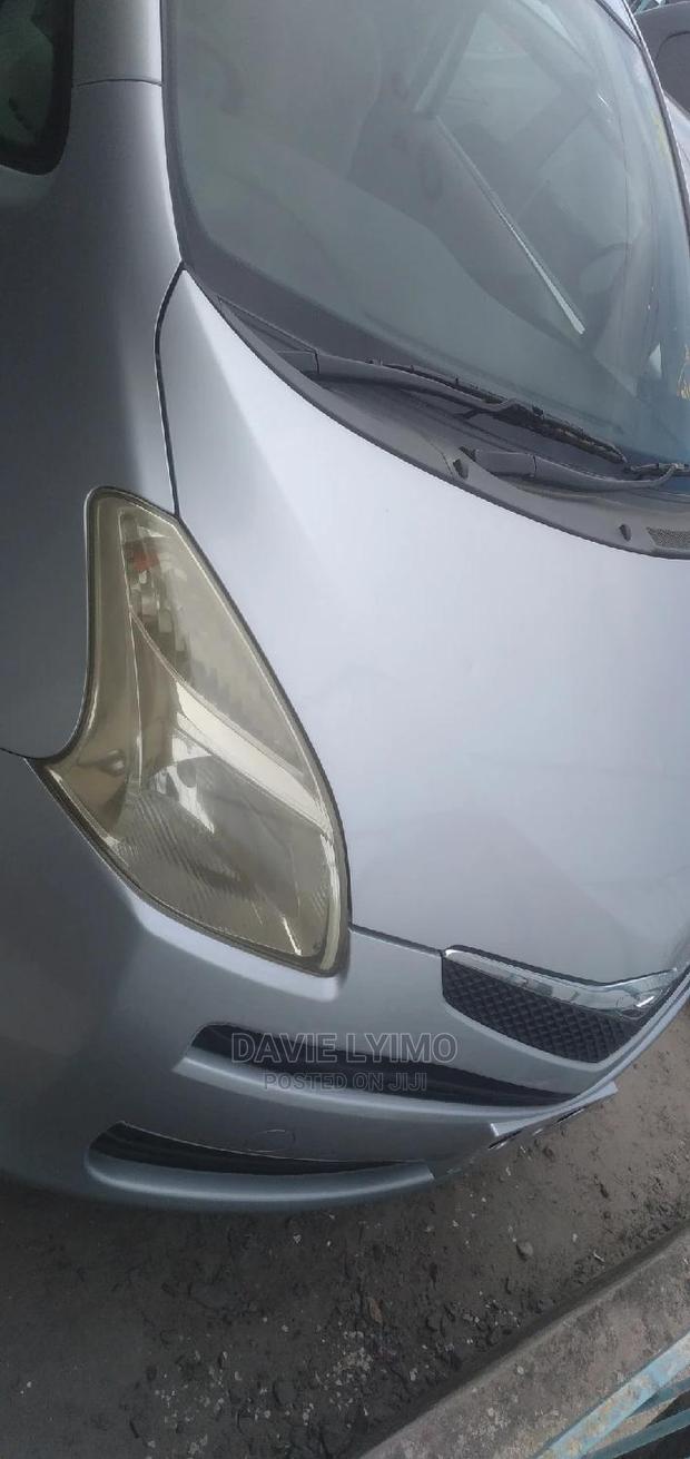 Toyota Ractis 2006 Silver