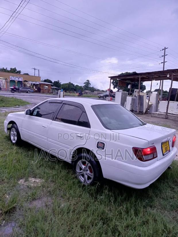 Toyota Carina 1999 White