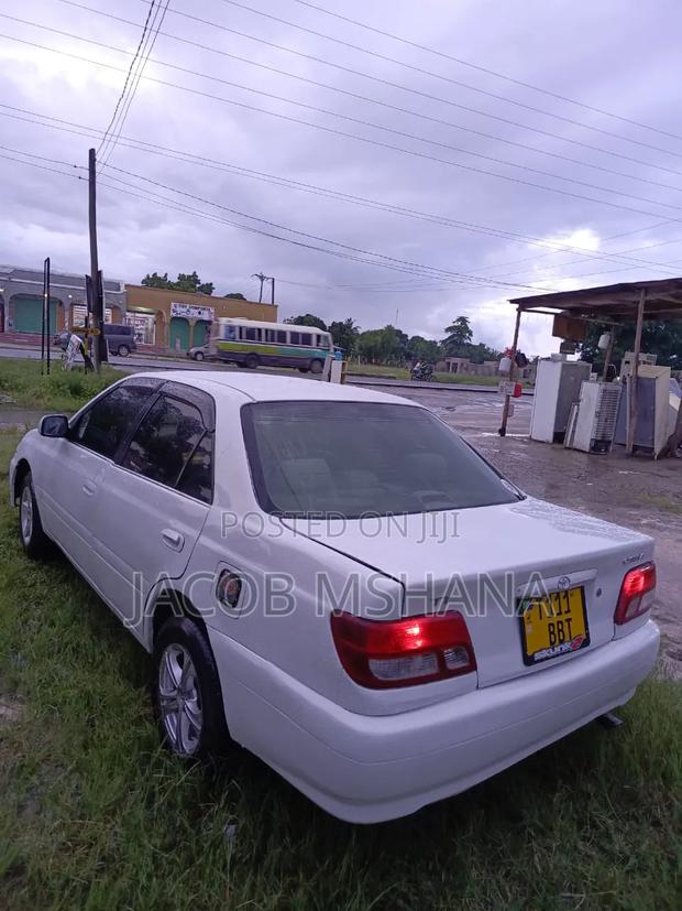 Toyota Carina 1999 White