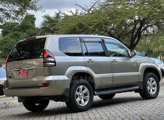 Toyota Land Cruiser Prado 2006 Gold