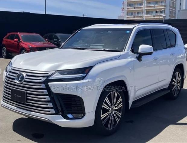 Lexus LX 600 2024 White