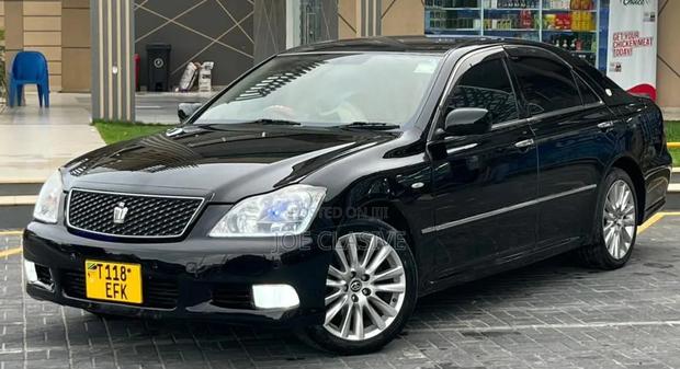 Toyota Crown Royale 2005 Matt Black