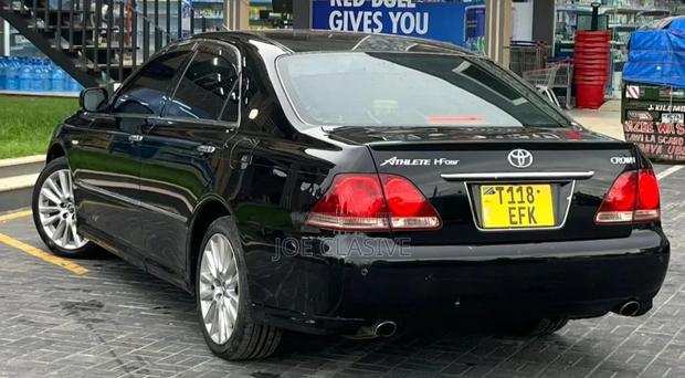 Toyota Crown Royale 2005 Matt Black