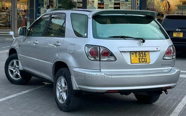 Toyota Harrier 2.4 16V 4WD 1999 Silver