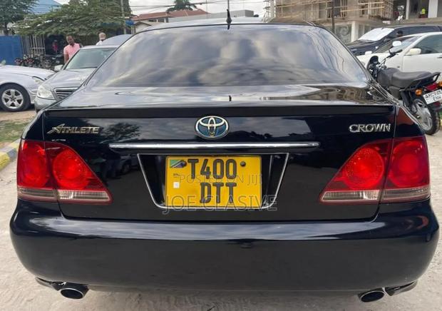 Toyota Crown 2006 Matt Black