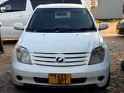 Toyota IST 2005 White for sale