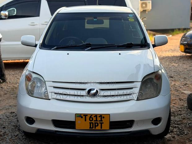 Toyota IST 2005 White
