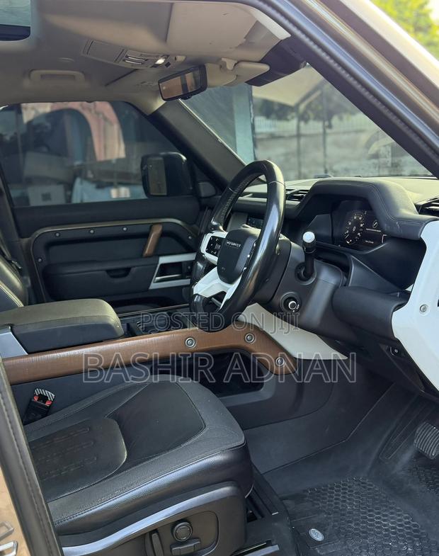 Land Rover Defender 110 SE 4x4 2020 Brown