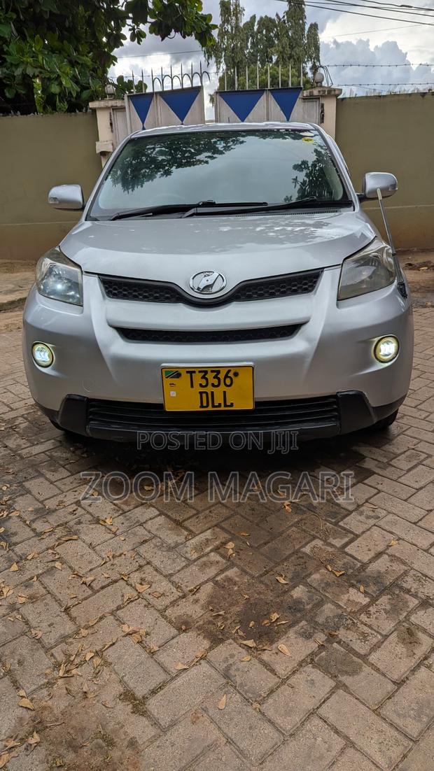 Toyota IST 2009 Silver