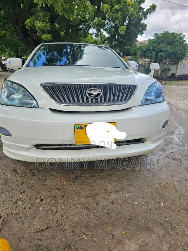 Toyota Harrier 2005 White
