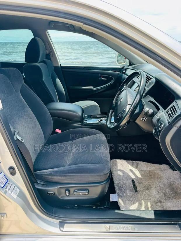 Toyota Crown 2004 Silver