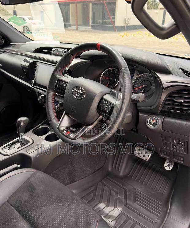 Toyota Hilux Revo Double Cab Deisel 2.4 AWD 2022 Black