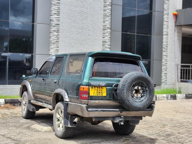 Toyota Hilux Surf 2000 Green