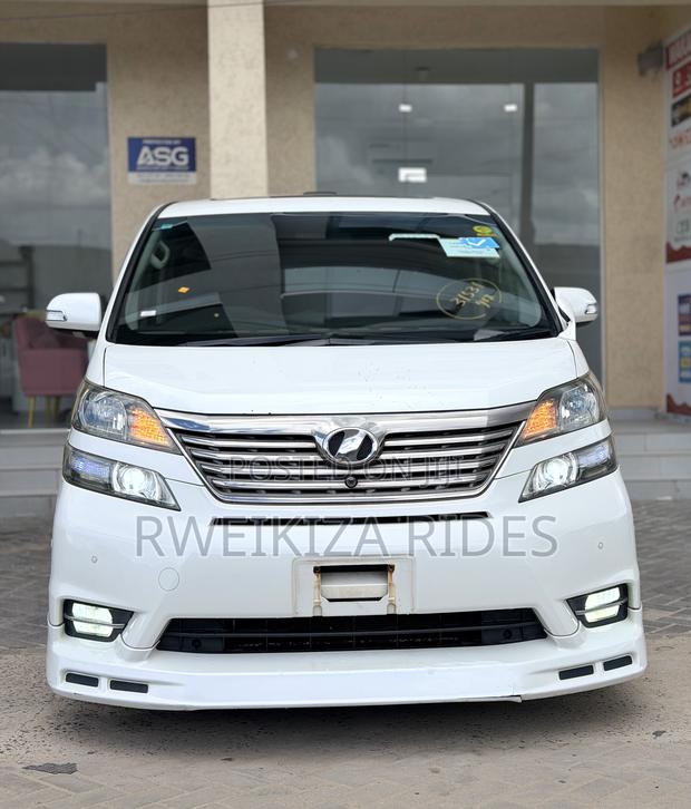 Toyota Alphard 2012 White
