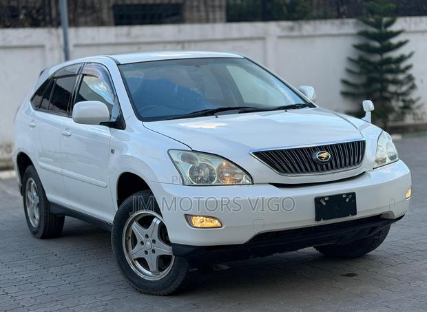 Toyota Harrier 2005 White
