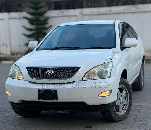 Toyota Harrier 2005 White