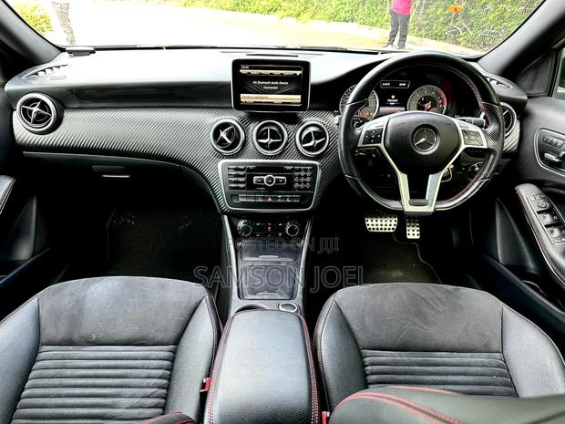 Mercedes-Benz A-Class 2014 Silver