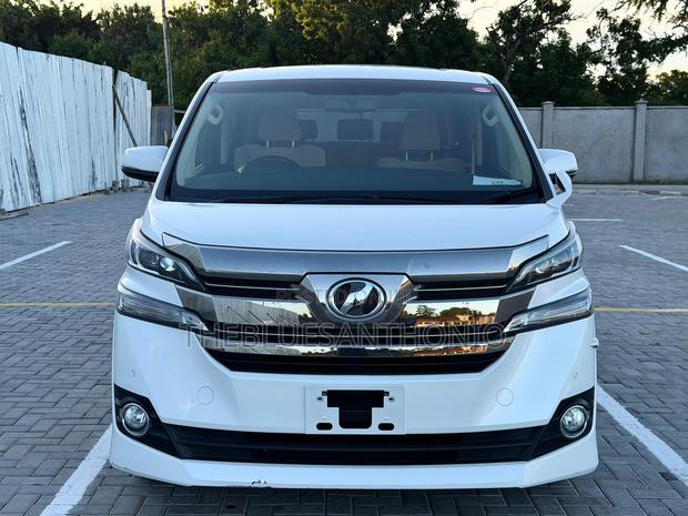 Toyota Alphard 2017 White