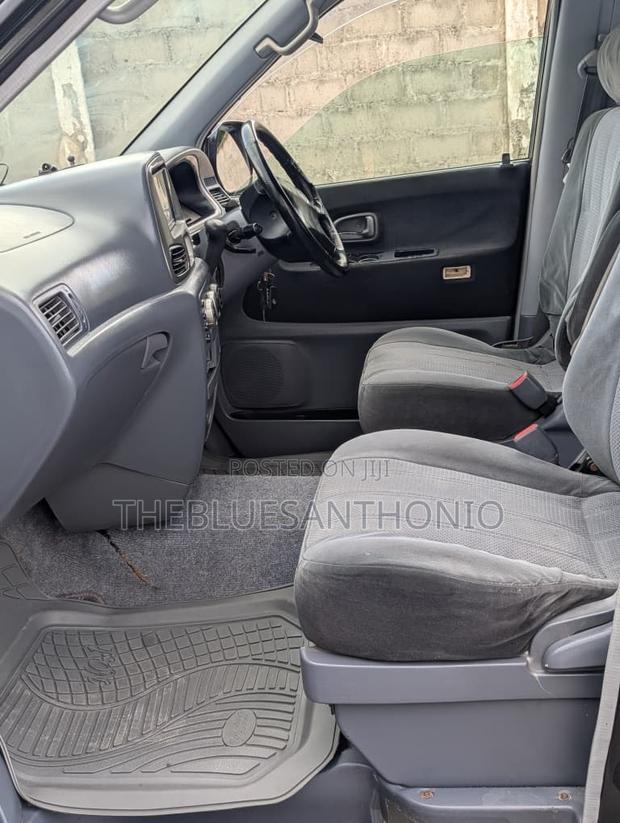 Toyota LiteAce Noah 1999 Black
