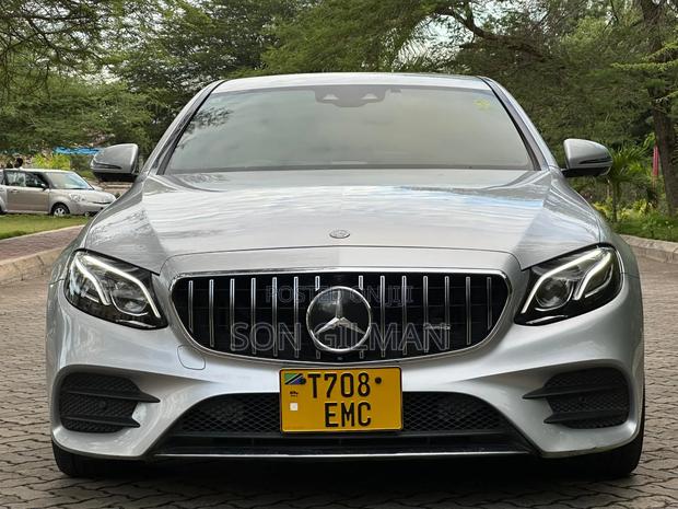 Mercedes-Benz E200 2016 Silver