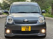 Toyota Sienta 2007 Gray for sale