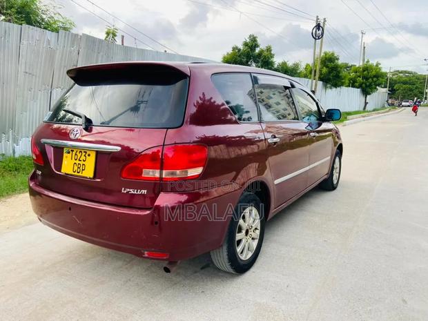 Toyota Ipsum 2004 Red