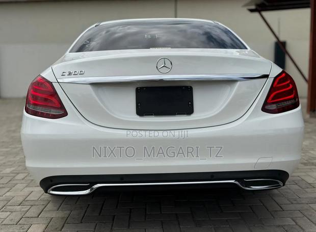 Mercedes-Benz C-Class 2014 White