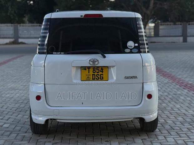 Toyota Sienta 1.5 AWD 2004 White