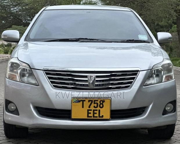 Toyota Premio 2010 Silver