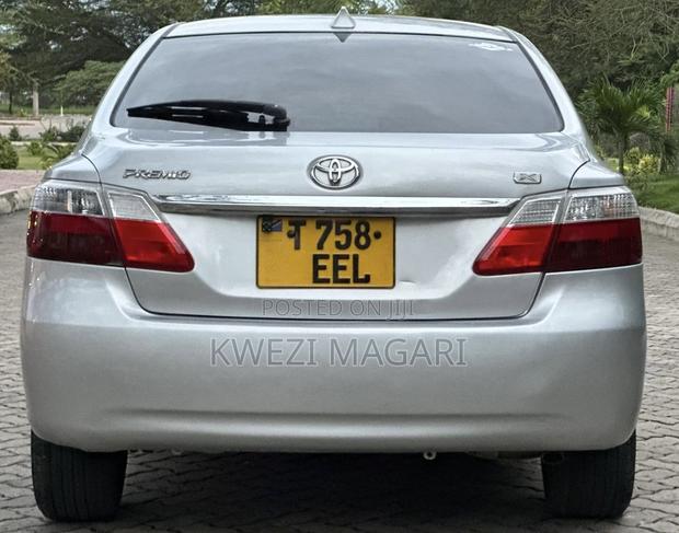 Toyota Premio 2010 Silver