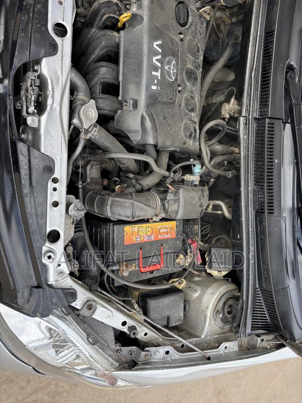 Toyota IST 2004 Silver