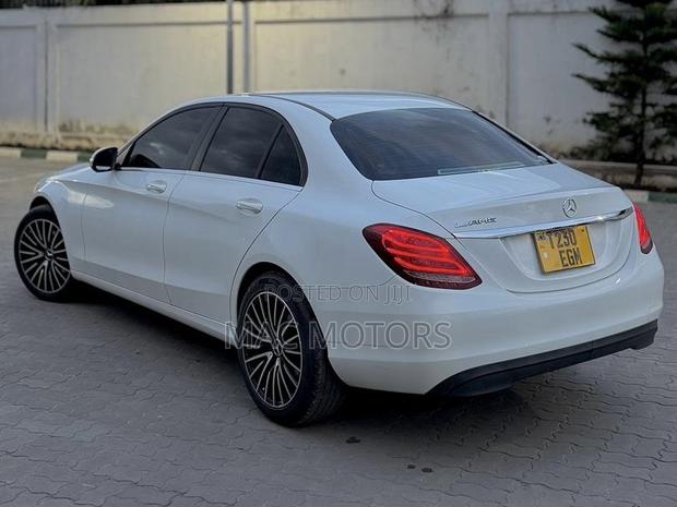 Mercedes-Benz C200 2015 White