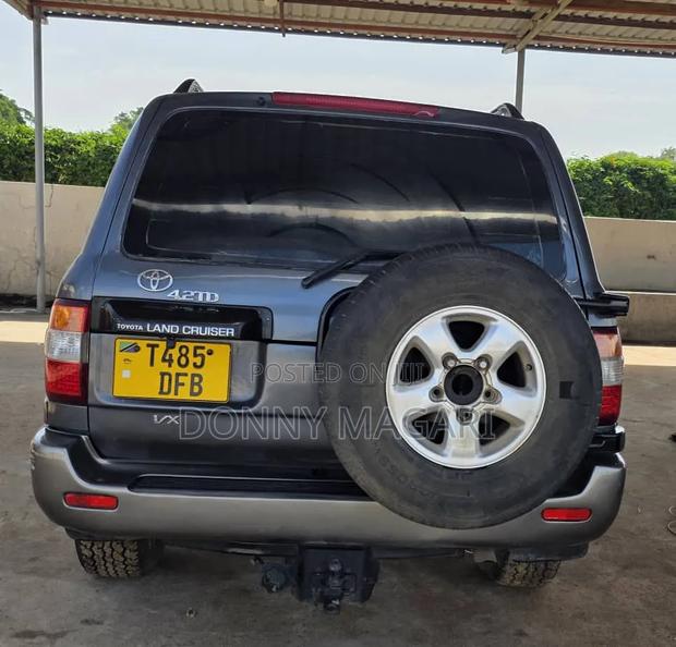 Toyota Land Cruiser 2008 Gray
