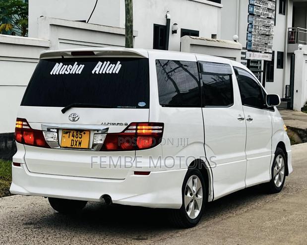 Toyota Alphard 2005 White