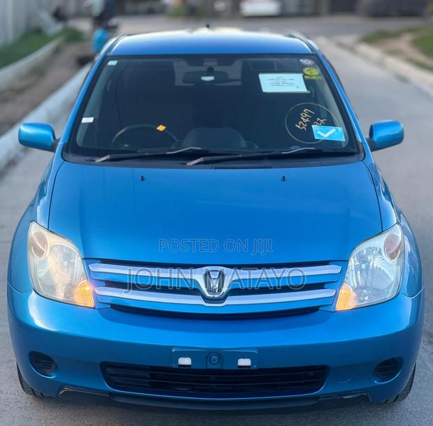 Toyota IST 2003 Blue
