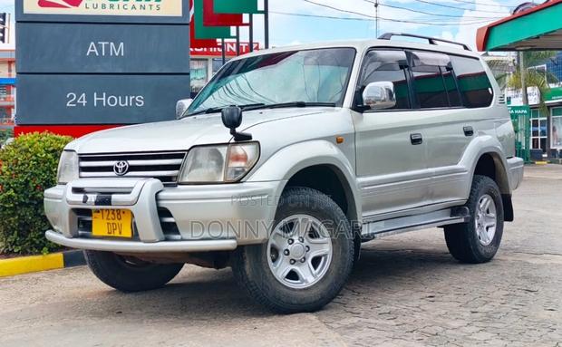 Toyota Land Cruiser Prado 2000 Silver