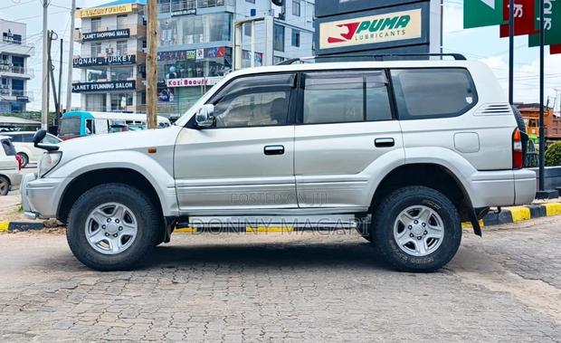 Toyota Land Cruiser Prado 2000 Silver